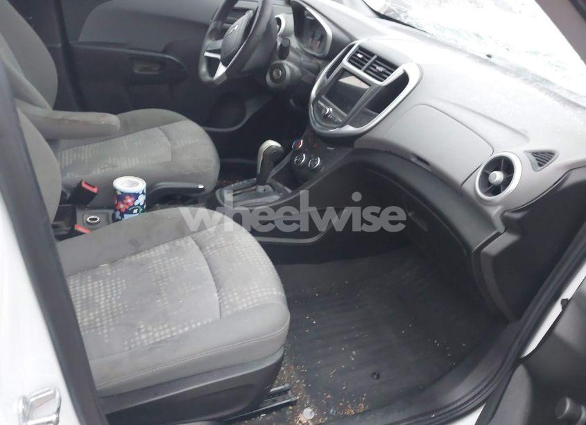 Photo 5 of 2018 Chevrolet Sonic LS AUTO (VIN 1G1JB5SH4J4136715)