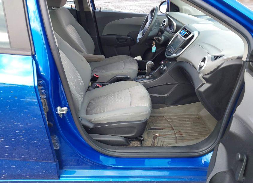 Photo 5 of 2017 Chevrolet Sonic LS (VIN 1G1JB5SH7H4133799)