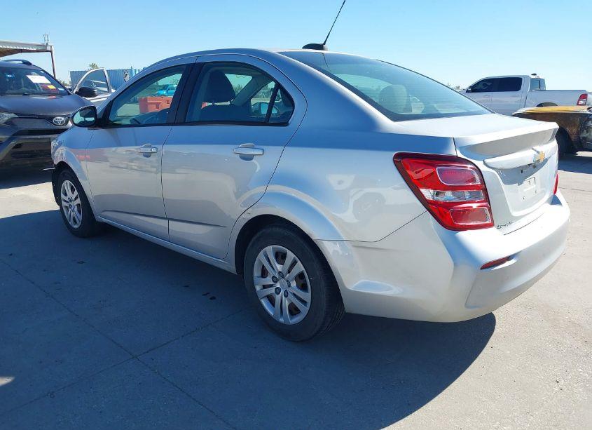 Photo 3 of 2018 Chevrolet Sonic LS AUTO (VIN 1G1JB5SH7J4101151)