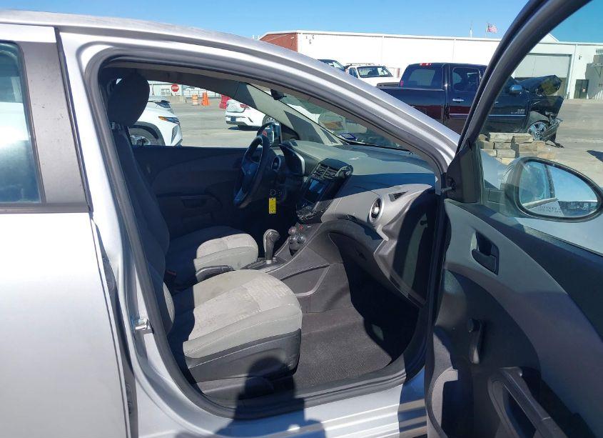 Photo 5 of 2018 Chevrolet Sonic LS AUTO (VIN 1G1JB5SH7J4101151)