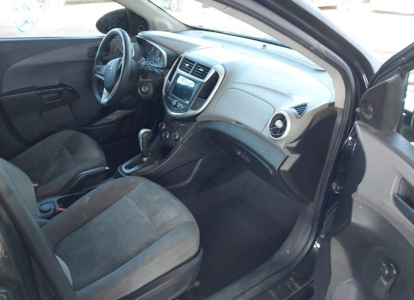 Photo 5 of 2018 Chevrolet Sonic LS AUTO (VIN 1G1JB5SH8J4120081)