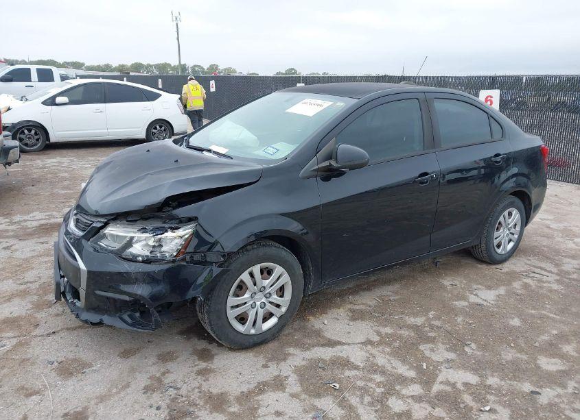 Photo 2 of 2017 Chevrolet Sonic LS AUTO (VIN 1G1JB5SH9H4151804)