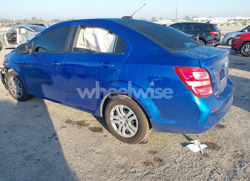 Photo 3 of 2018 Chevrolet Sonic LS AUTO (VIN 1G1JB5SH9J4103452)