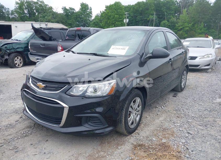Photo 2 of 2018 Chevrolet Sonic LS AUTO (VIN 1G1JB5SH9J4126214)