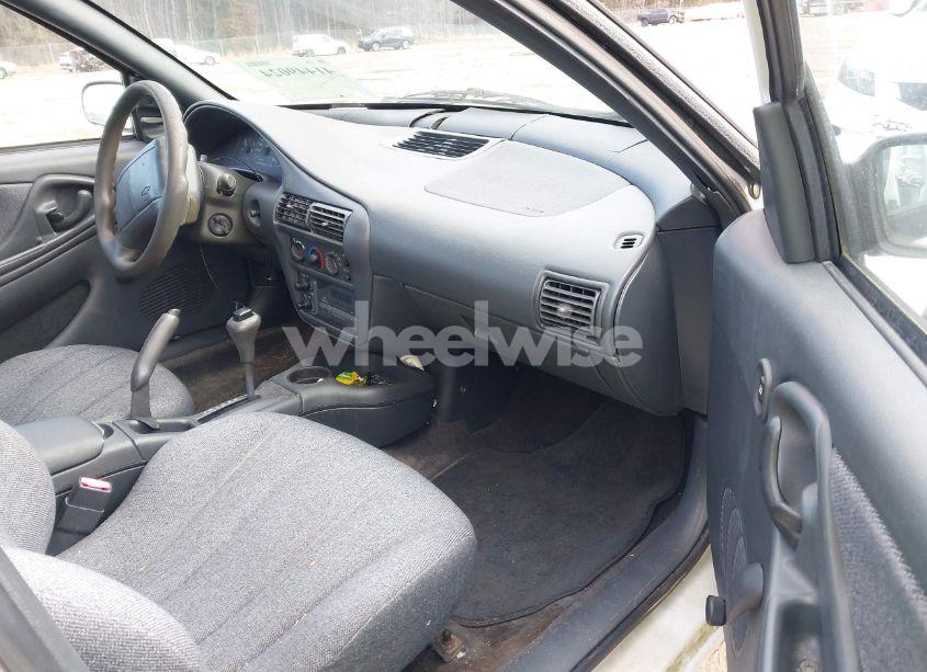 Photo 5 of 1999 Chevrolet Cavalier (VIN 1G1JC5240X7296432)