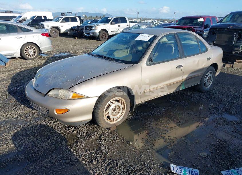 Photo 2 of 1997 Chevrolet Cavalier (VIN 1G1JC5246V7163445)