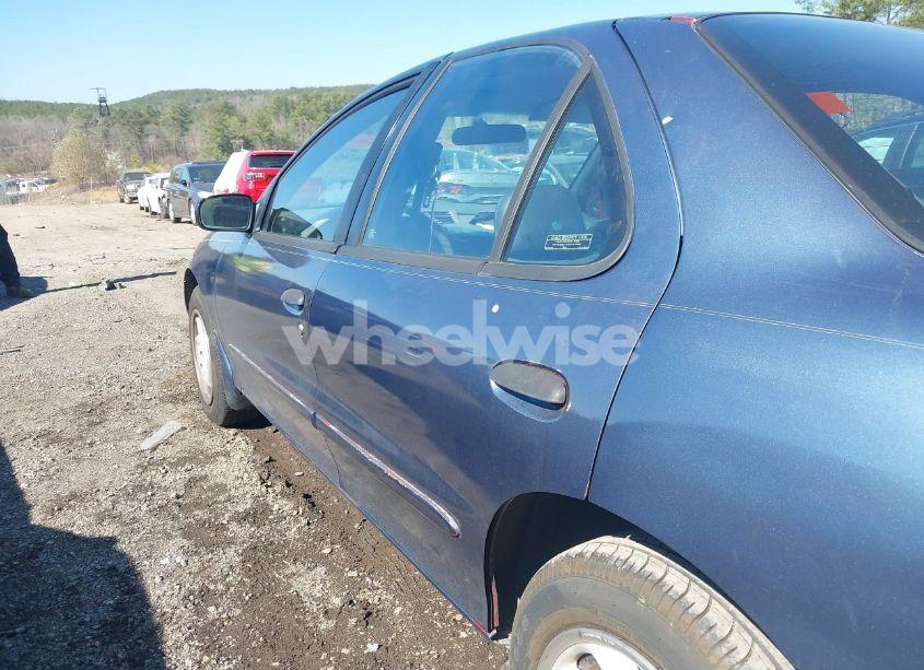 Photo 3 of 1998 Chevrolet Cavalier (VIN 1G1JC5247W7268934)