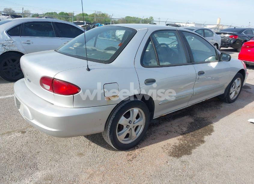 Photo 4 of 2002 Chevrolet Cavalier (VIN 1G1JC524X27367757)