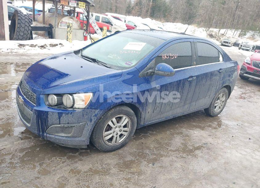 Photo 2 of 2014 Chevrolet Sonic LT AUTO (VIN 1G1JC5SB0E4136998)