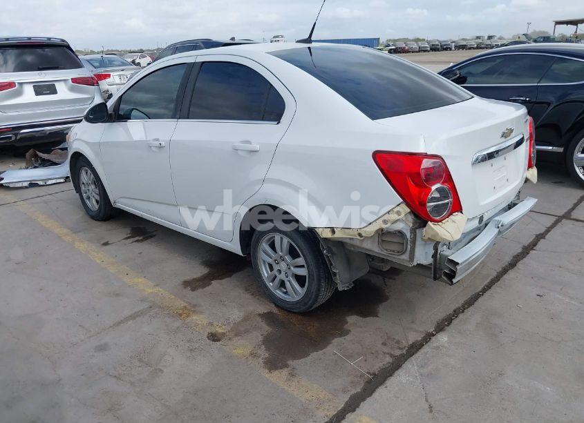 Photo 3 of 2014 Chevrolet Sonic LT AUTO (VIN 1G1JC5SB0E4224076)