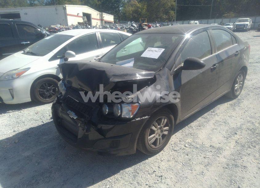 Photo 2 of 2016 Chevrolet Sonic LT AUTO (VIN 1G1JC5SB0G4176193)