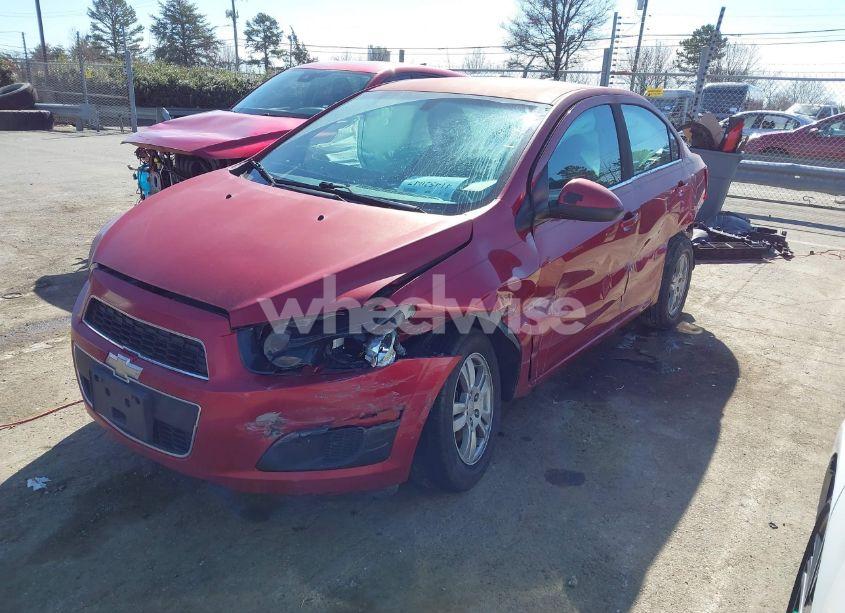 Photo 2 of 2014 Chevrolet Sonic LT AUTO (VIN 1G1JC5SB1E4107803)