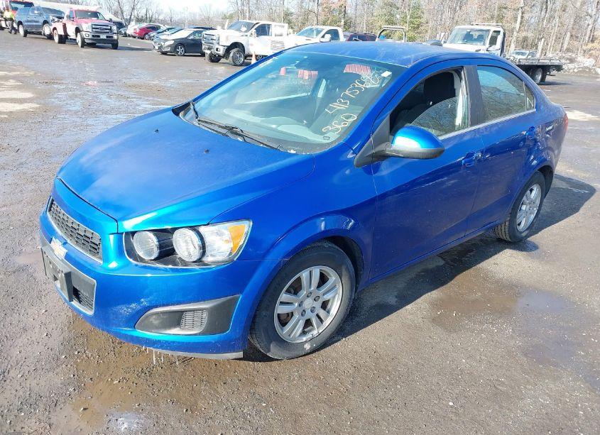 Photo 2 of 2016 Chevrolet Sonic LT AUTO (VIN 1G1JC5SB1G4123440)