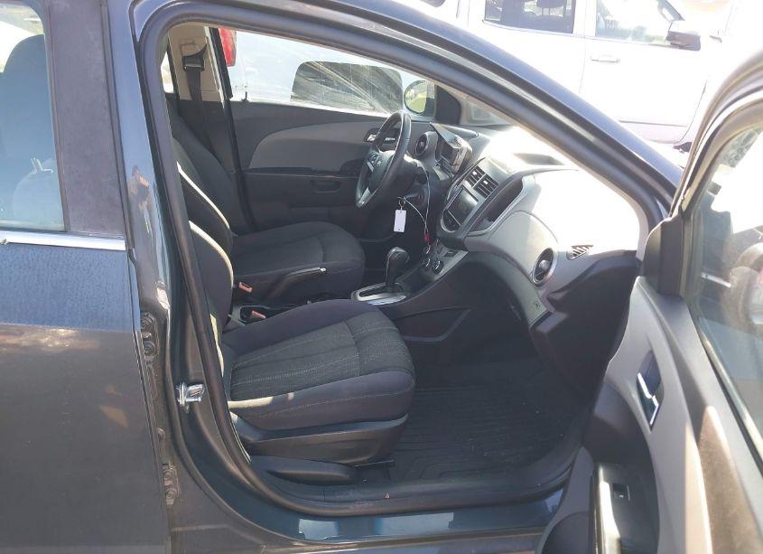 Photo 5 of 2013 Chevrolet Sonic LT AUTO (VIN 1G1JC5SB2D4237541)