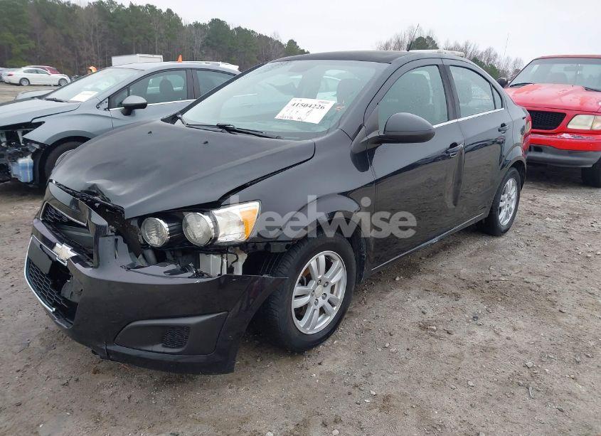 Photo 2 of 2013 Chevrolet Sonic LT AUTO (VIN 1G1JC5SB2D4246093)