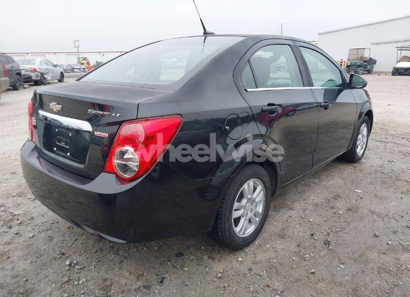Photo 4 of 2013 Chevrolet Sonic LT AUTO (VIN 1G1JC5SB2D4246093)