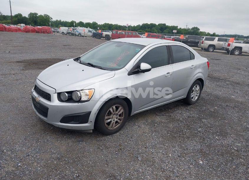 Photo 2 of 2013 Chevrolet Sonic LT AUTO (VIN 1G1JC5SB3D4136864)