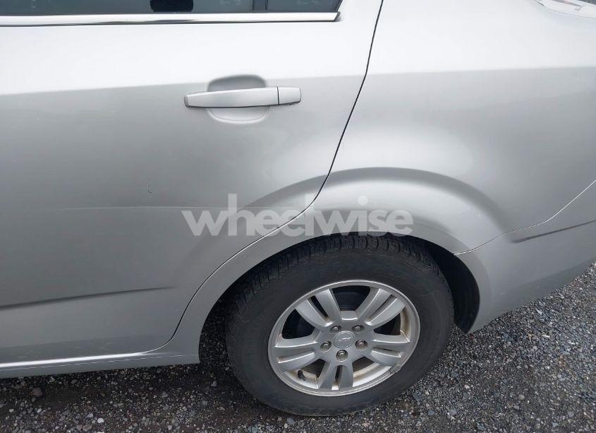 Photo 6 of 2013 Chevrolet Sonic LT AUTO (VIN 1G1JC5SB3D4136864)