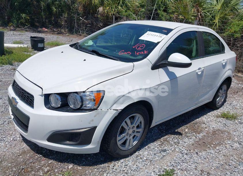 Photo 2 of 2013 Chevrolet Sonic LT AUTO (VIN 1G1JC5SB4D4218358)