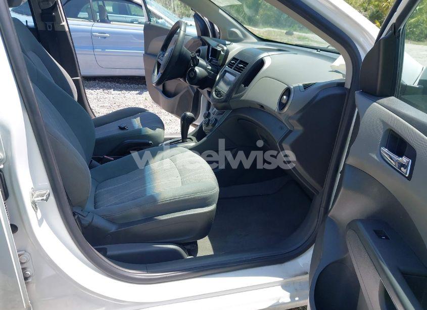 Photo 5 of 2013 Chevrolet Sonic LT AUTO (VIN 1G1JC5SB4D4218358)