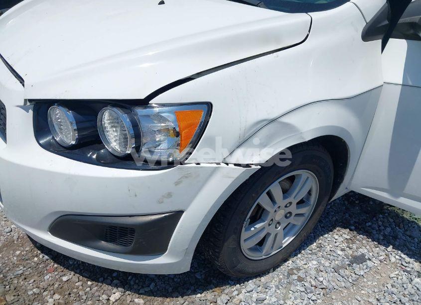 Photo 6 of 2013 Chevrolet Sonic LT AUTO (VIN 1G1JC5SB4D4218358)