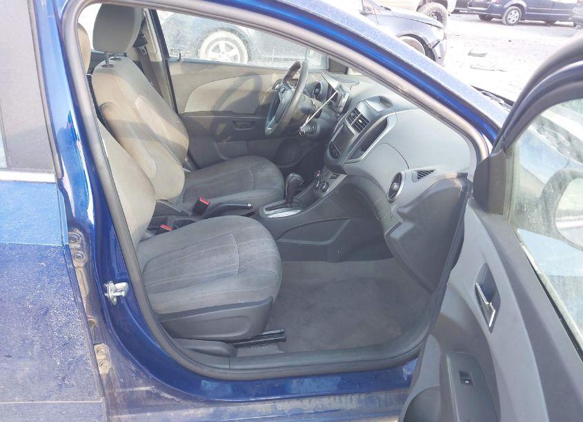 Photo 5 of 2014 Chevrolet Sonic LT AUTO (VIN 1G1JC5SB4E4125714)