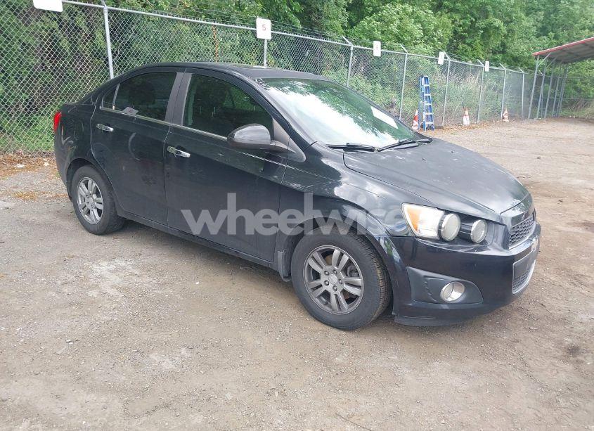 2014 Chevrolet Sonic LT AUTO (VIN 1G1JC5SB4E4146630) main photo