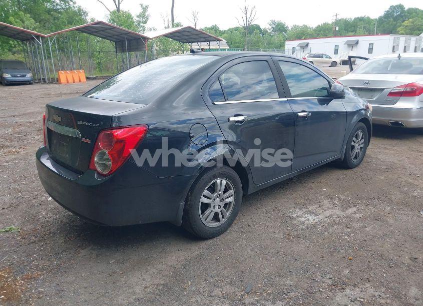 Photo 4 of 2014 Chevrolet Sonic LT AUTO (VIN 1G1JC5SB4E4146630)