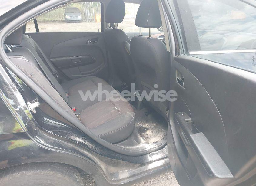 Photo 8 of 2014 Chevrolet Sonic LT AUTO (VIN 1G1JC5SB4E4146630)