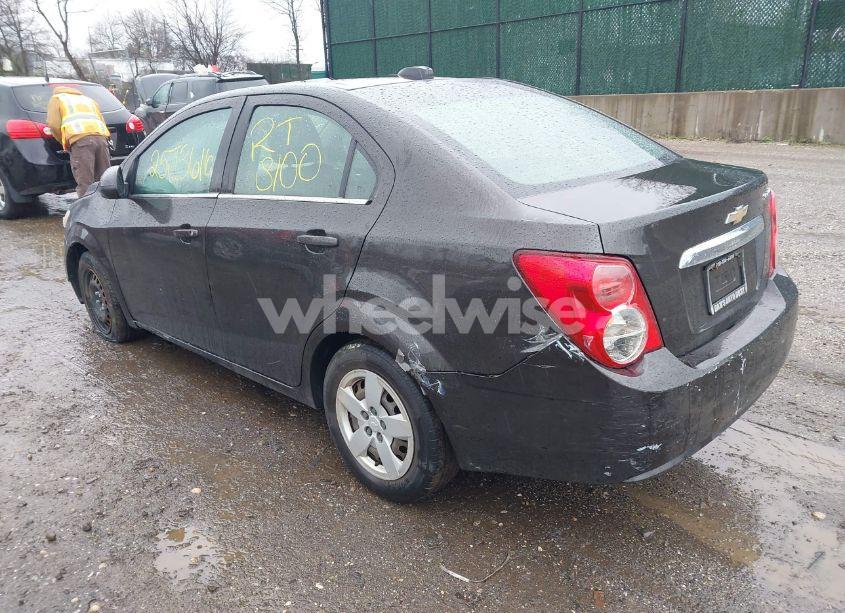 Photo 3 of 2016 Chevrolet Sonic LT AUTO (VIN 1G1JC5SB4G4103831)