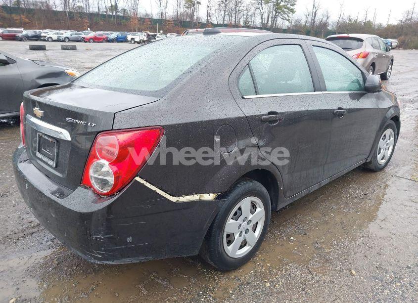 Photo 4 of 2016 Chevrolet Sonic LT AUTO (VIN 1G1JC5SB4G4103831)