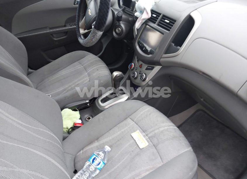 Photo 5 of 2016 Chevrolet Sonic LT AUTO (VIN 1G1JC5SB4G4103831)