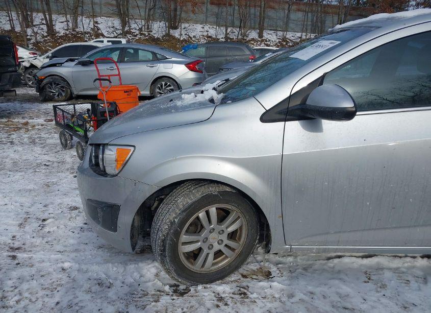 Photo 13 of 2013 Chevrolet Sonic LT AUTO (VIN 1G1JC5SB5D4135747)