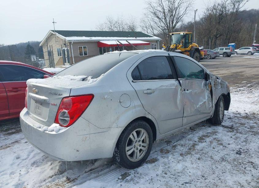Photo 4 of 2013 Chevrolet Sonic LT AUTO (VIN 1G1JC5SB5D4135747)