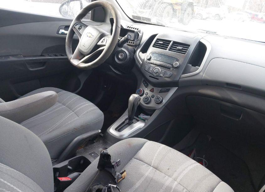 Photo 5 of 2013 Chevrolet Sonic LT AUTO (VIN 1G1JC5SB5D4135747)