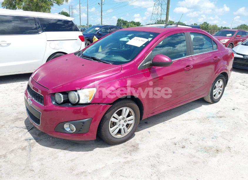 Photo 2 of 2014 Chevrolet Sonic LT AUTO (VIN 1G1JC5SB5E4122840)