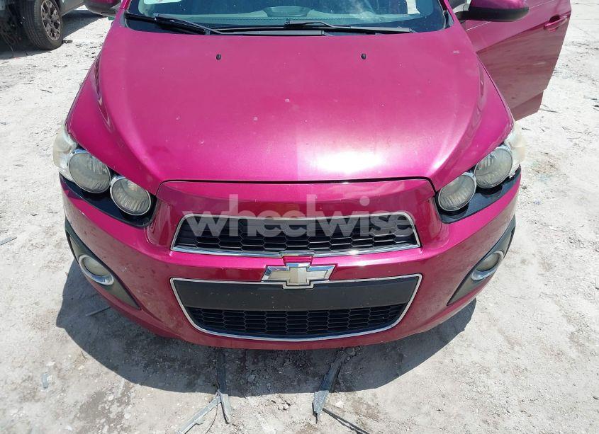 Photo 6 of 2014 Chevrolet Sonic LT AUTO (VIN 1G1JC5SB5E4122840)