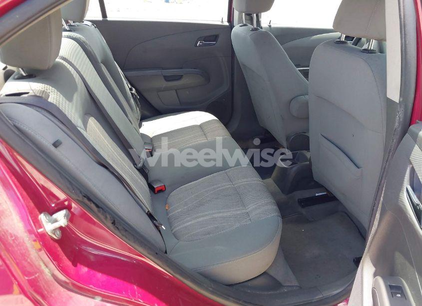 Photo 8 of 2014 Chevrolet Sonic LT AUTO (VIN 1G1JC5SB5E4122840)