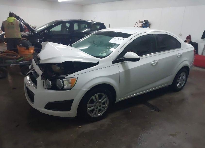 Photo 2 of 2013 Chevrolet Sonic LT AUTO (VIN 1G1JC5SB6D4188165)