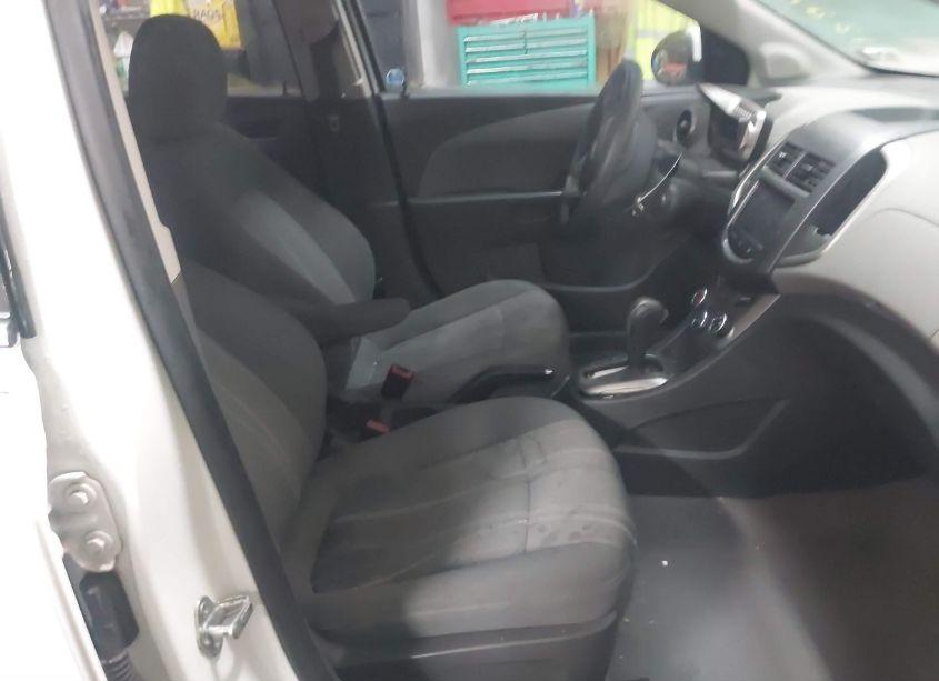 Photo 5 of 2013 Chevrolet Sonic LT AUTO (VIN 1G1JC5SB6D4188165)