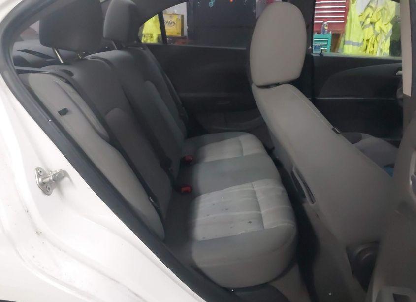 Photo 8 of 2013 Chevrolet Sonic LT AUTO (VIN 1G1JC5SB6D4188165)