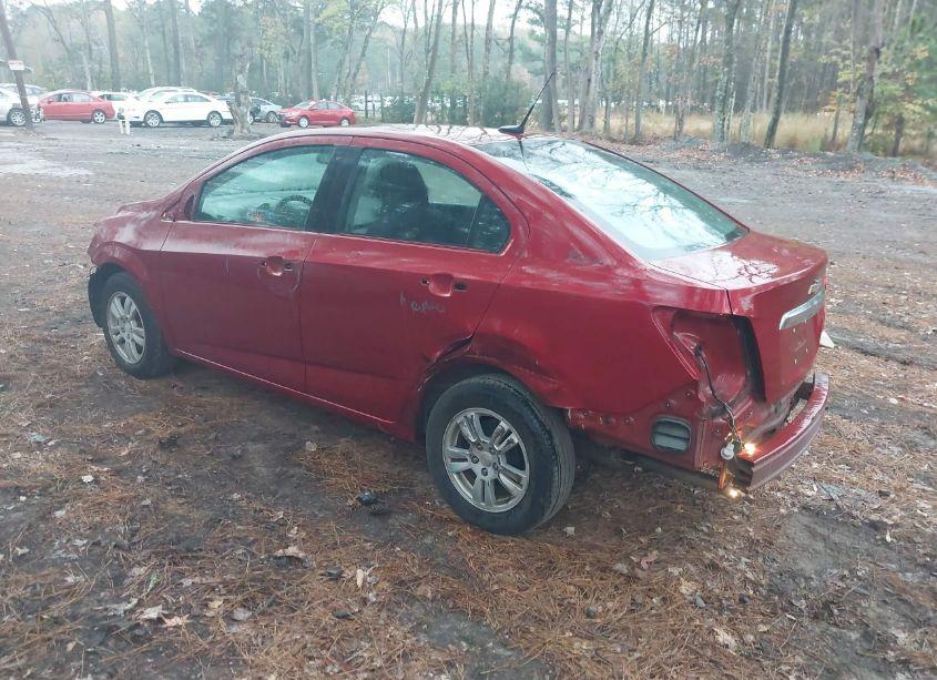 Photo 3 of 2014 Chevrolet Sonic LT AUTO (VIN 1G1JC5SB6E4105058)