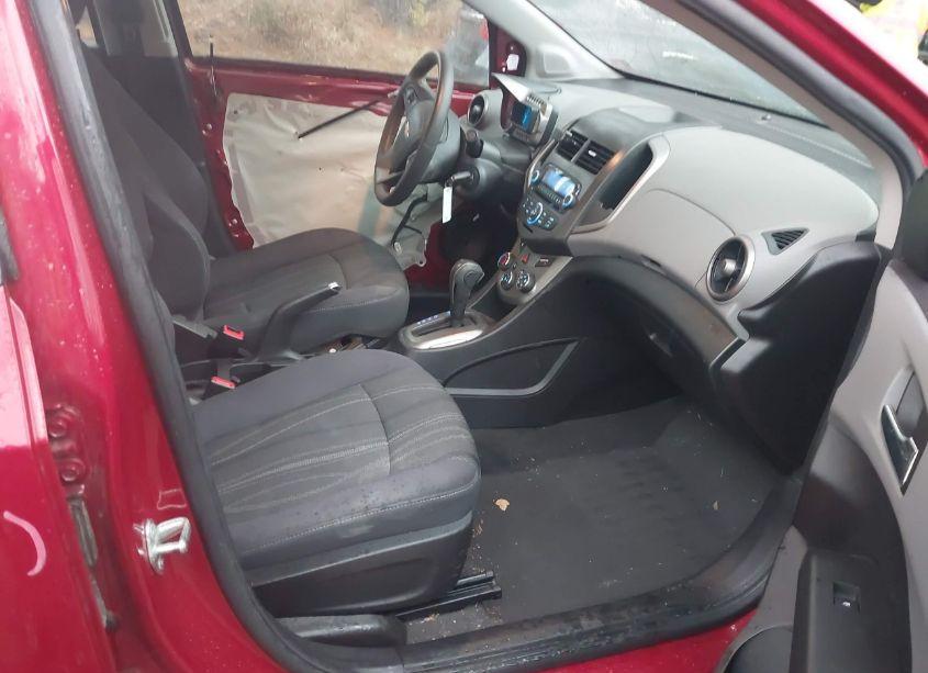 Photo 5 of 2014 Chevrolet Sonic LT AUTO (VIN 1G1JC5SB6E4105058)