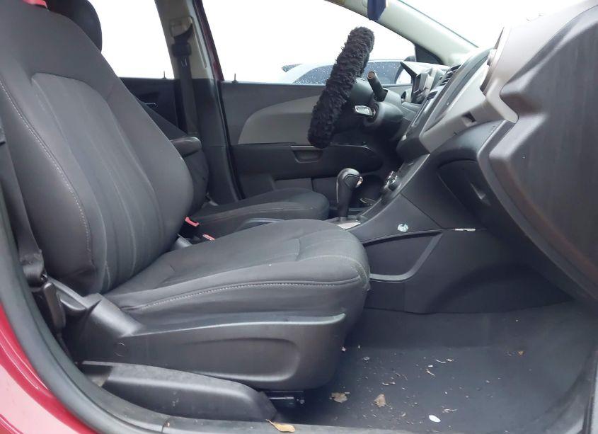 Photo 5 of 2013 Chevrolet Sonic LT AUTO (VIN 1G1JC5SB7D4246560)