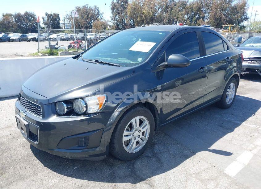 Photo 2 of 2014 Chevrolet Sonic LT AUTO (VIN 1G1JC5SB7E4146444)