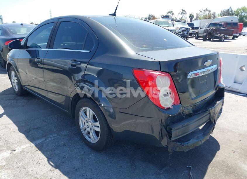 Photo 3 of 2014 Chevrolet Sonic LT AUTO (VIN 1G1JC5SB7E4146444)