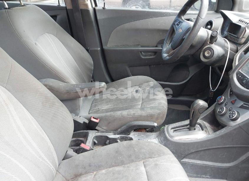 Photo 5 of 2015 Chevrolet Sonic LT AUTO (VIN 1G1JC5SB7F4137504)