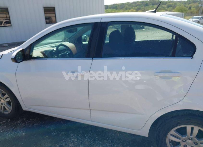 Photo 14 of 2014 Chevrolet Sonic LT AUTO (VIN 1G1JC5SB8E4100279)