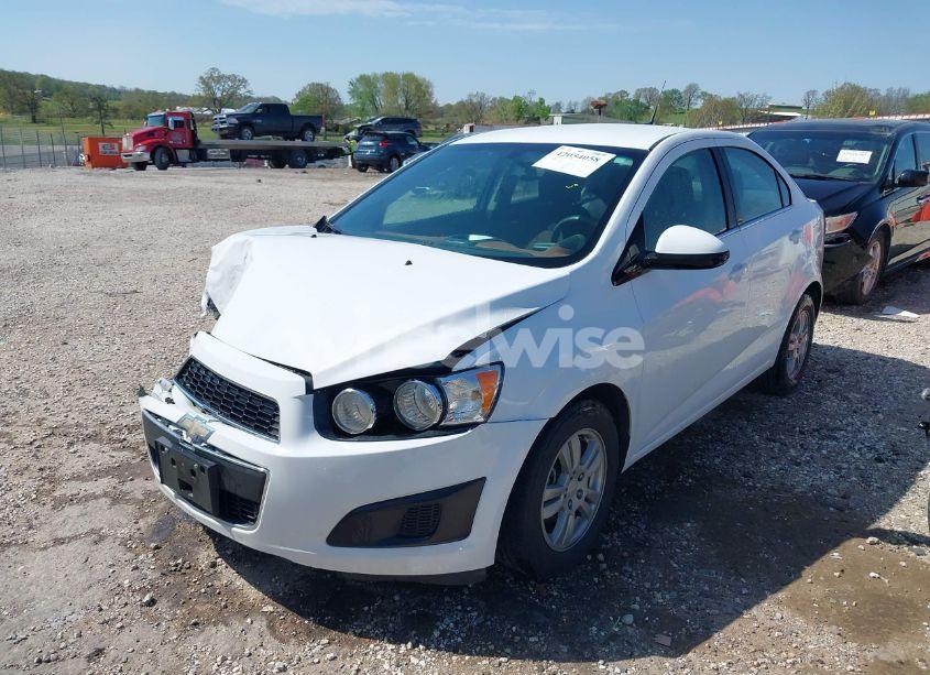 Photo 2 of 2014 Chevrolet Sonic LT AUTO (VIN 1G1JC5SB8E4100279)
