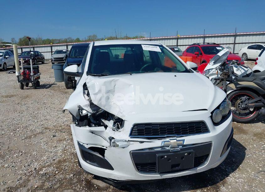 Photo 6 of 2014 Chevrolet Sonic LT AUTO (VIN 1G1JC5SB8E4100279)